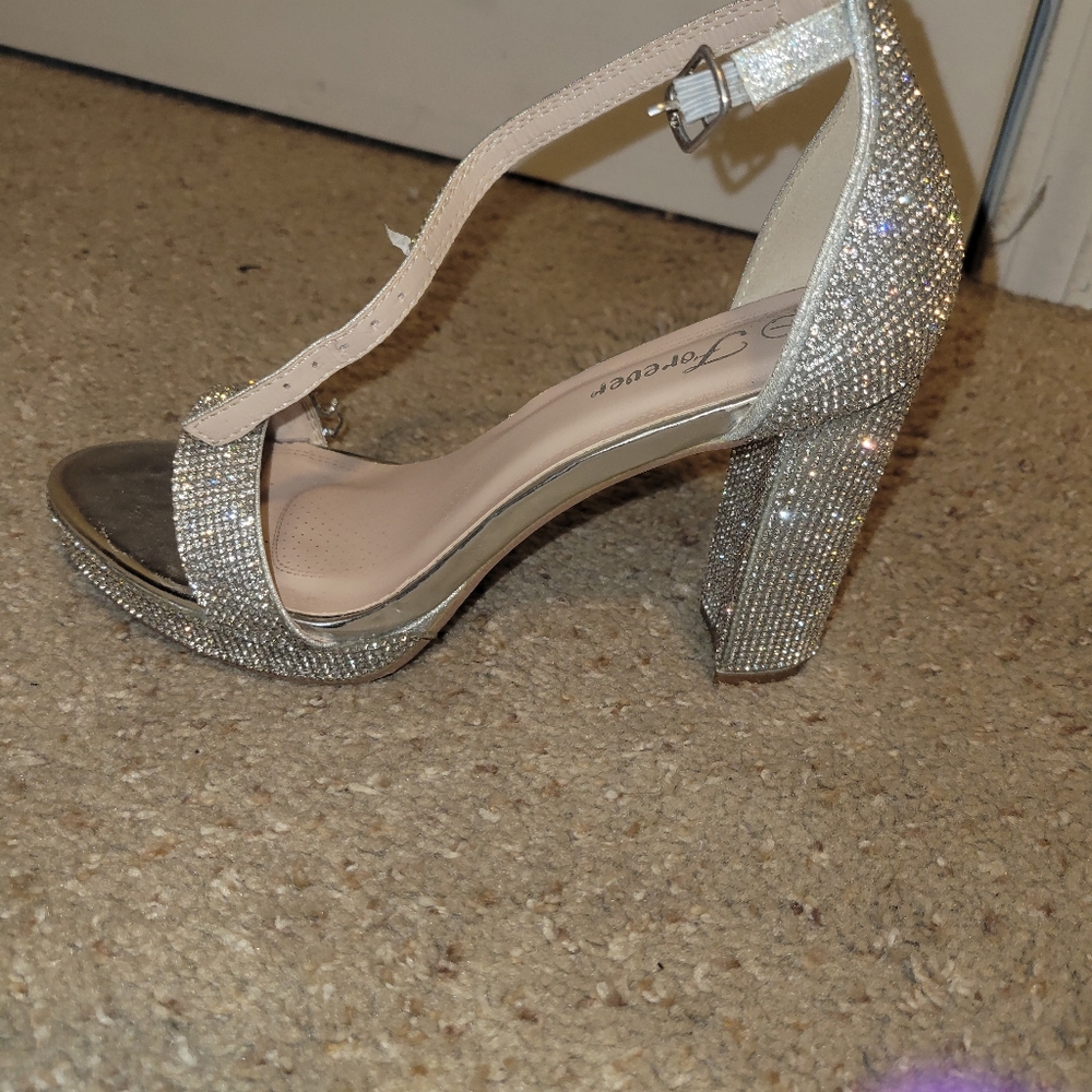 Heels - Picture 3 of 3